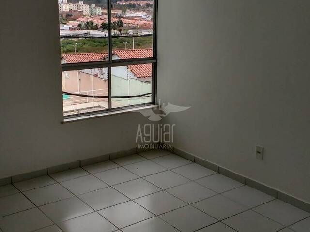 Apartamento para Venda em Feira de Santana - 3