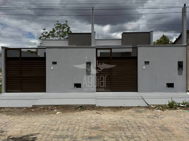 Casa para Venda em Feira de Santana - 2