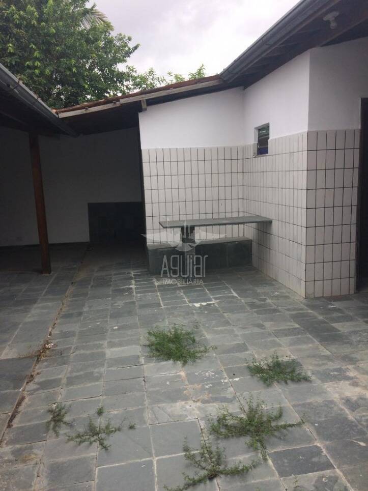 Casa à venda com 3 quartos, 300m² - Foto 3