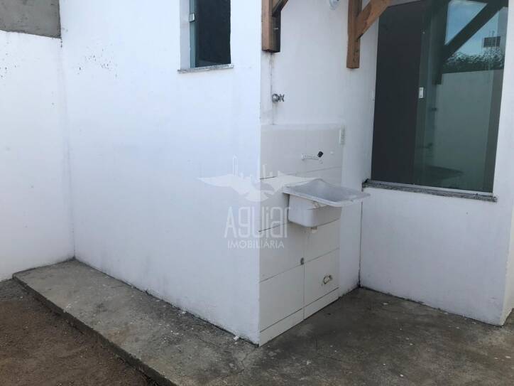 Casa à venda com 2 quartos, 1m² - Foto 13