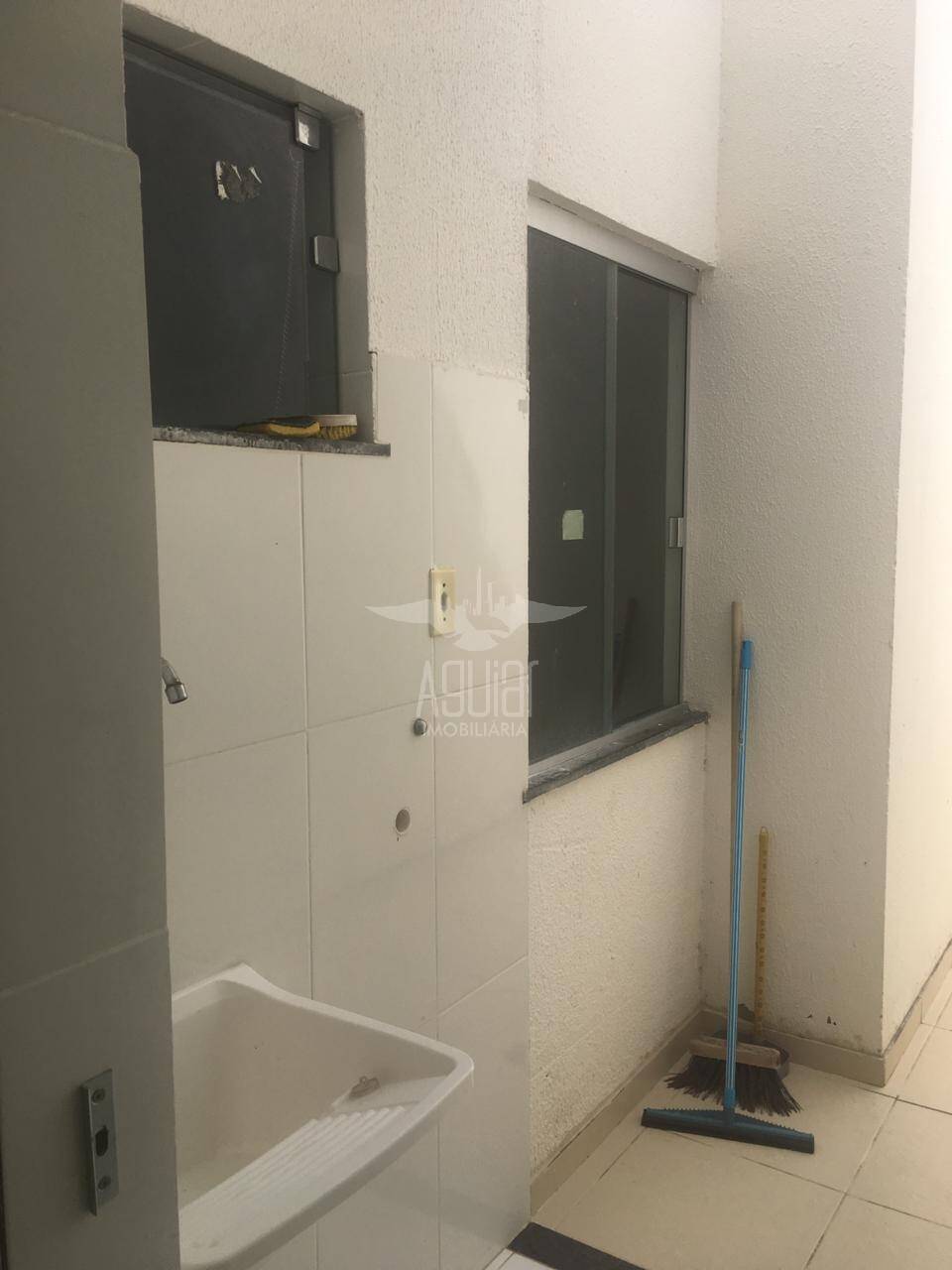 Casa à venda com 2 quartos, 1m² - Foto 13