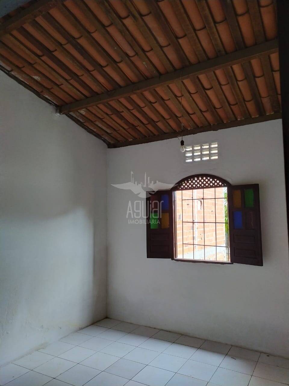 Casa à venda com 2 quartos, 175m² - Foto 2