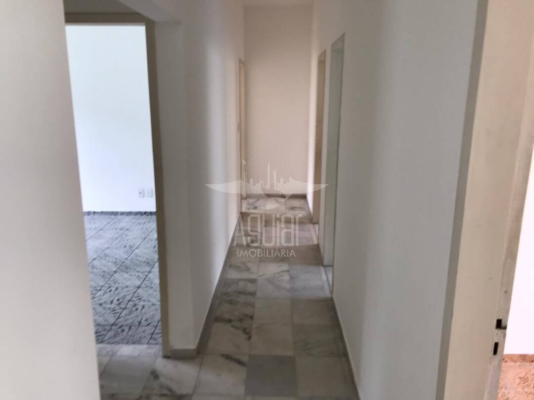 Casa à venda com 5 quartos, 220m² - Foto 14