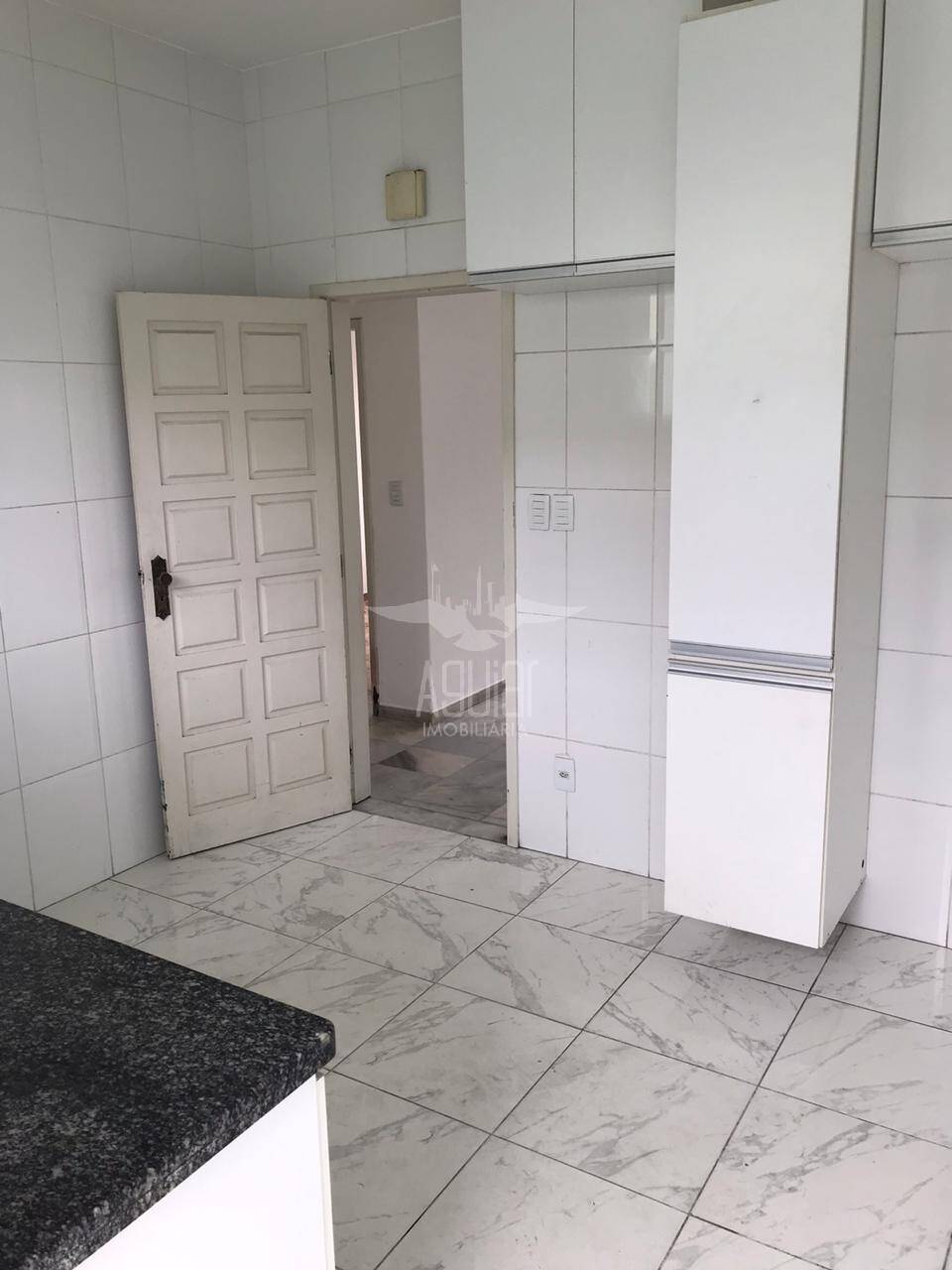 Casa à venda com 5 quartos, 220m² - Foto 22