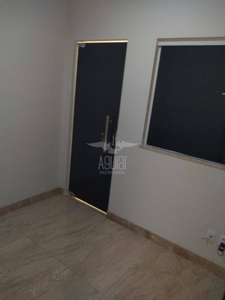 Casa à venda com 4 quartos, 300m² - Foto 4