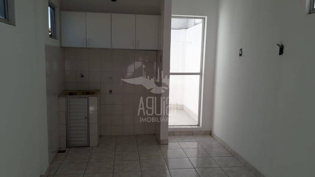 Casa para alugar com 3 quartos, 1m² - Foto 8