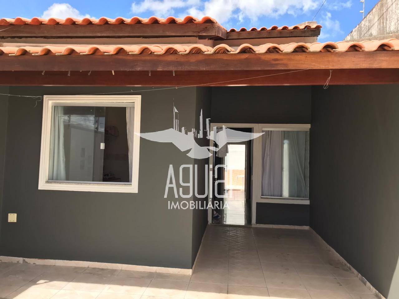 Casa à venda com 2 quartos, 100m² - Foto 2