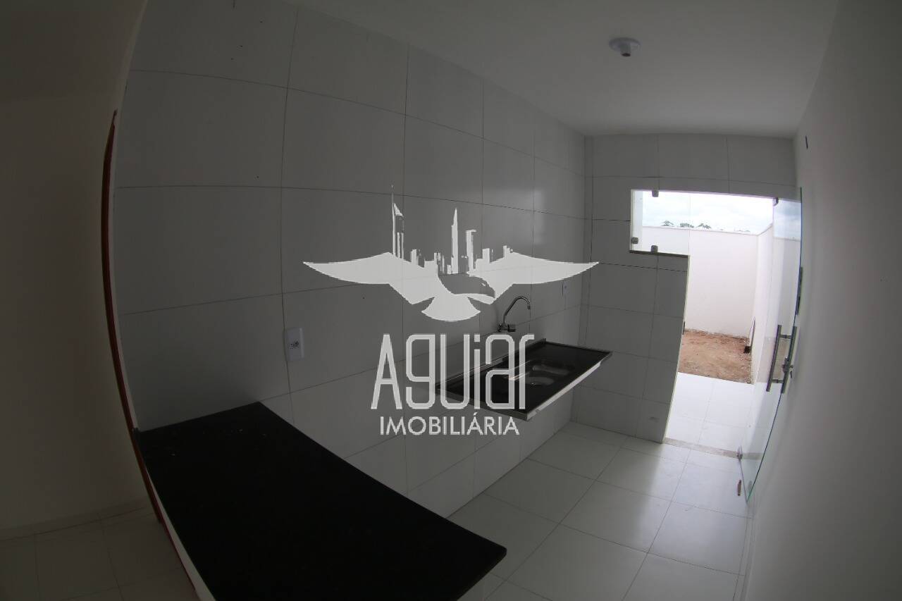 Casa à venda com 3 quartos, 70m² - Foto 6