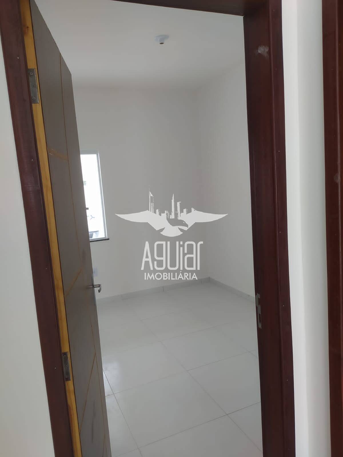 Casa à venda com 2 quartos, 69m² - Foto 4