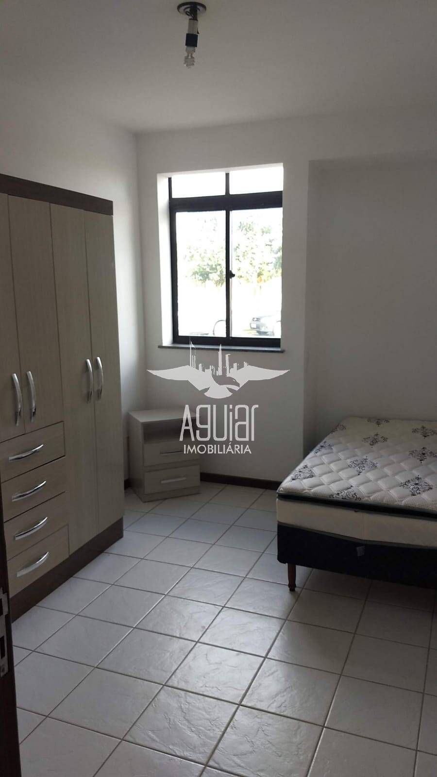 Apartamento à venda com 2 quartos, 67m² - Foto 4