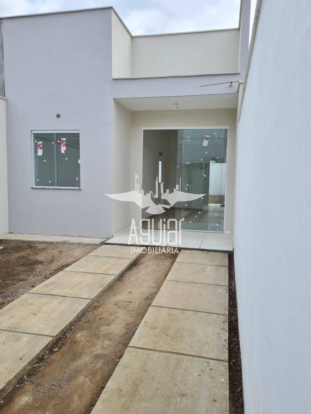 Casa à venda com 2 quartos, 165m² - Foto 2