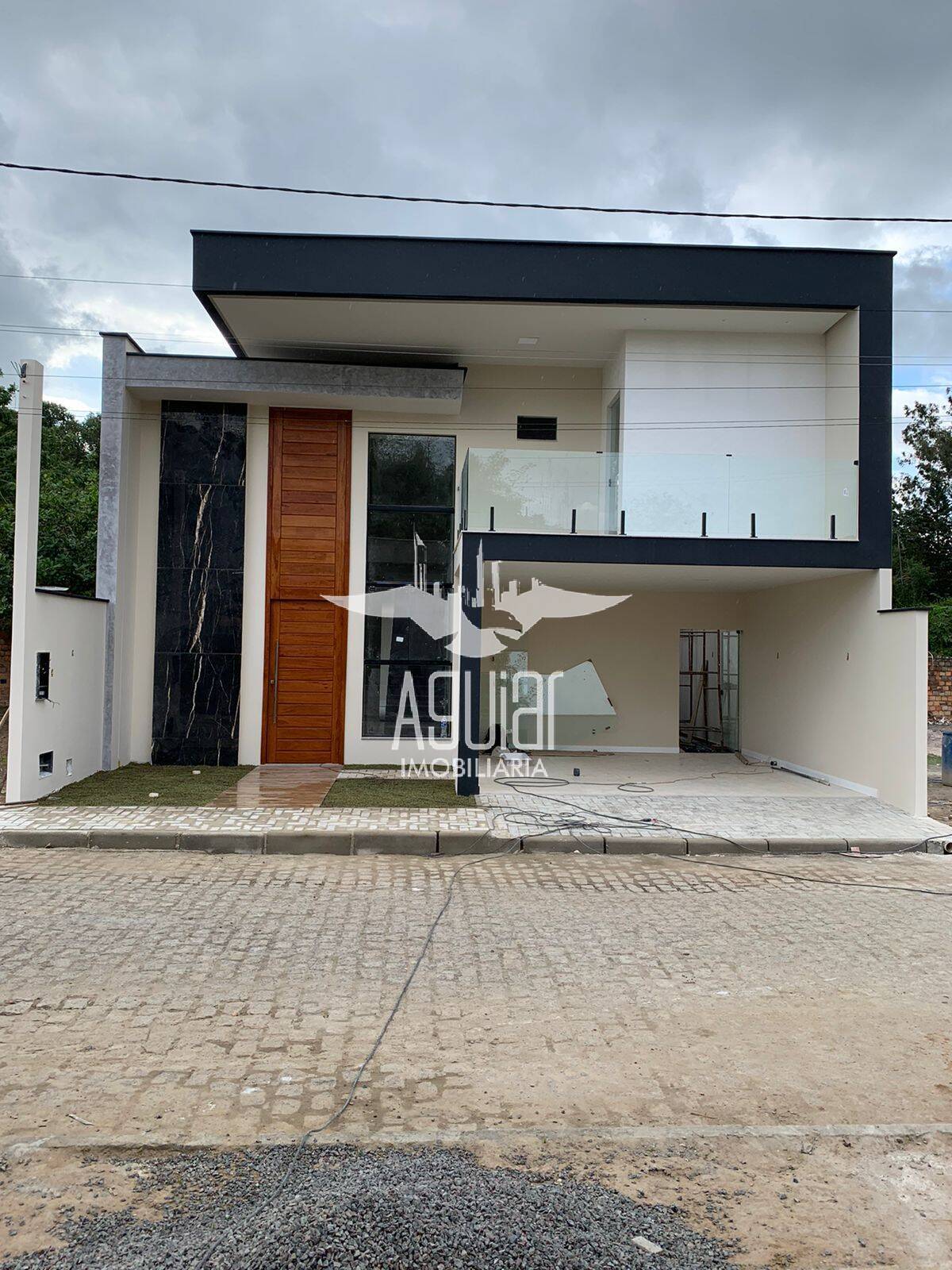 Casa à venda com 4 quartos, 193m² - Foto 1