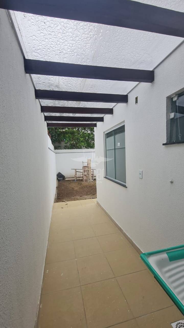 Casa à venda com 2 quartos, 68m² - Foto 13