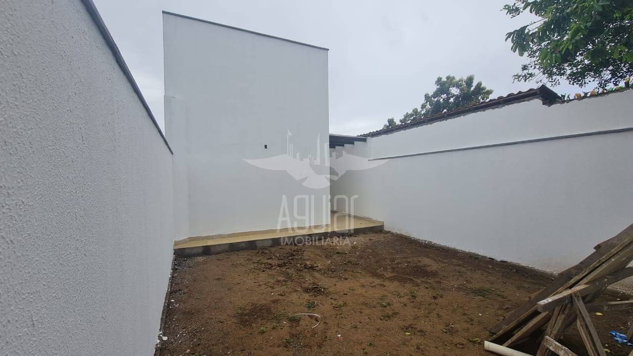 Casa à venda com 2 quartos, 68m² - Foto 16