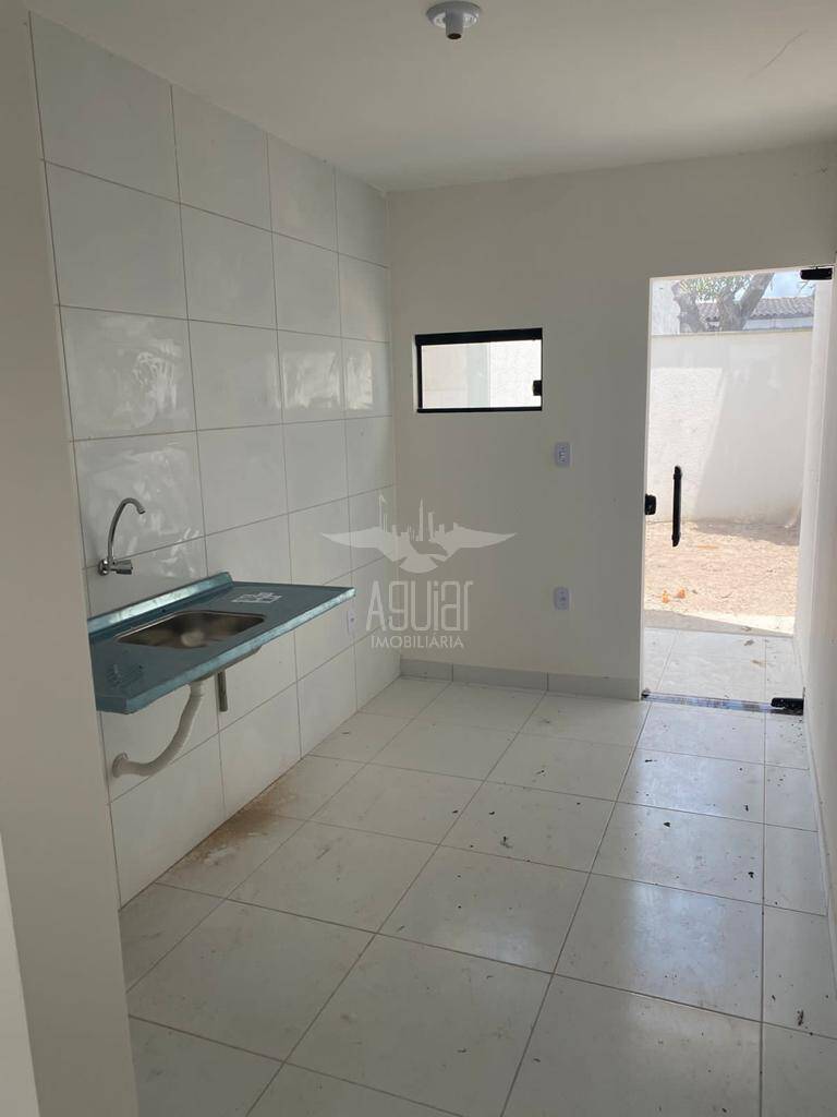 Casa à venda com 2 quartos, 66m² - Foto 6