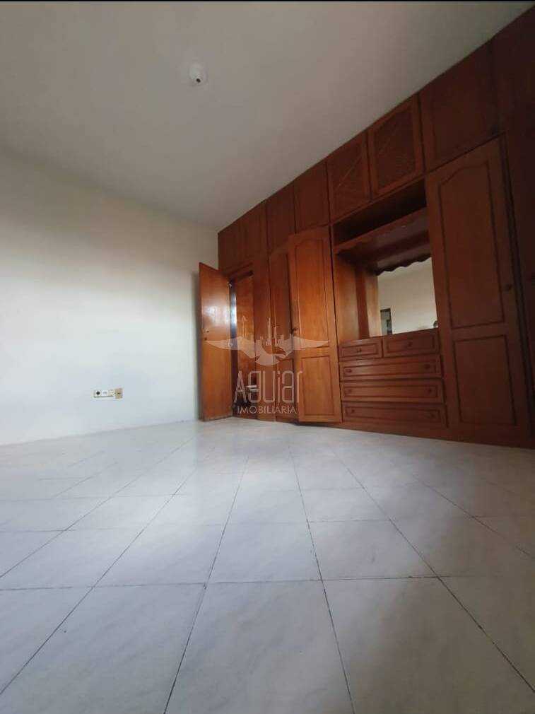 Casa à venda com 3 quartos, 284m² - Foto 15