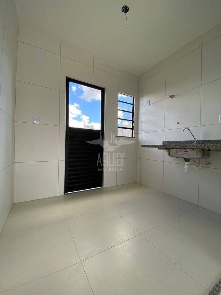 Casa à venda com 2 quartos, 40m² - Foto 24