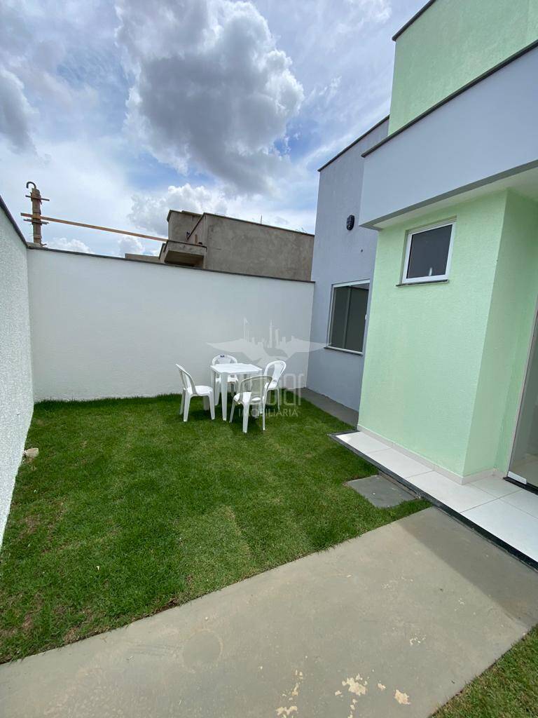 Casa à venda com 2 quartos, 48m² - Foto 3