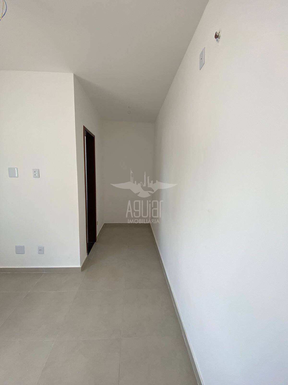 Casa à venda com 3 quartos, 69m² - Foto 4