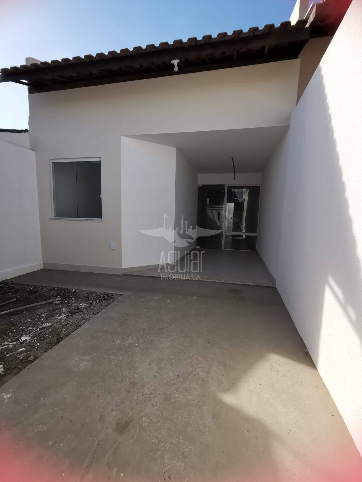 Casa à venda com 2 quartos, 69m² - Foto 2