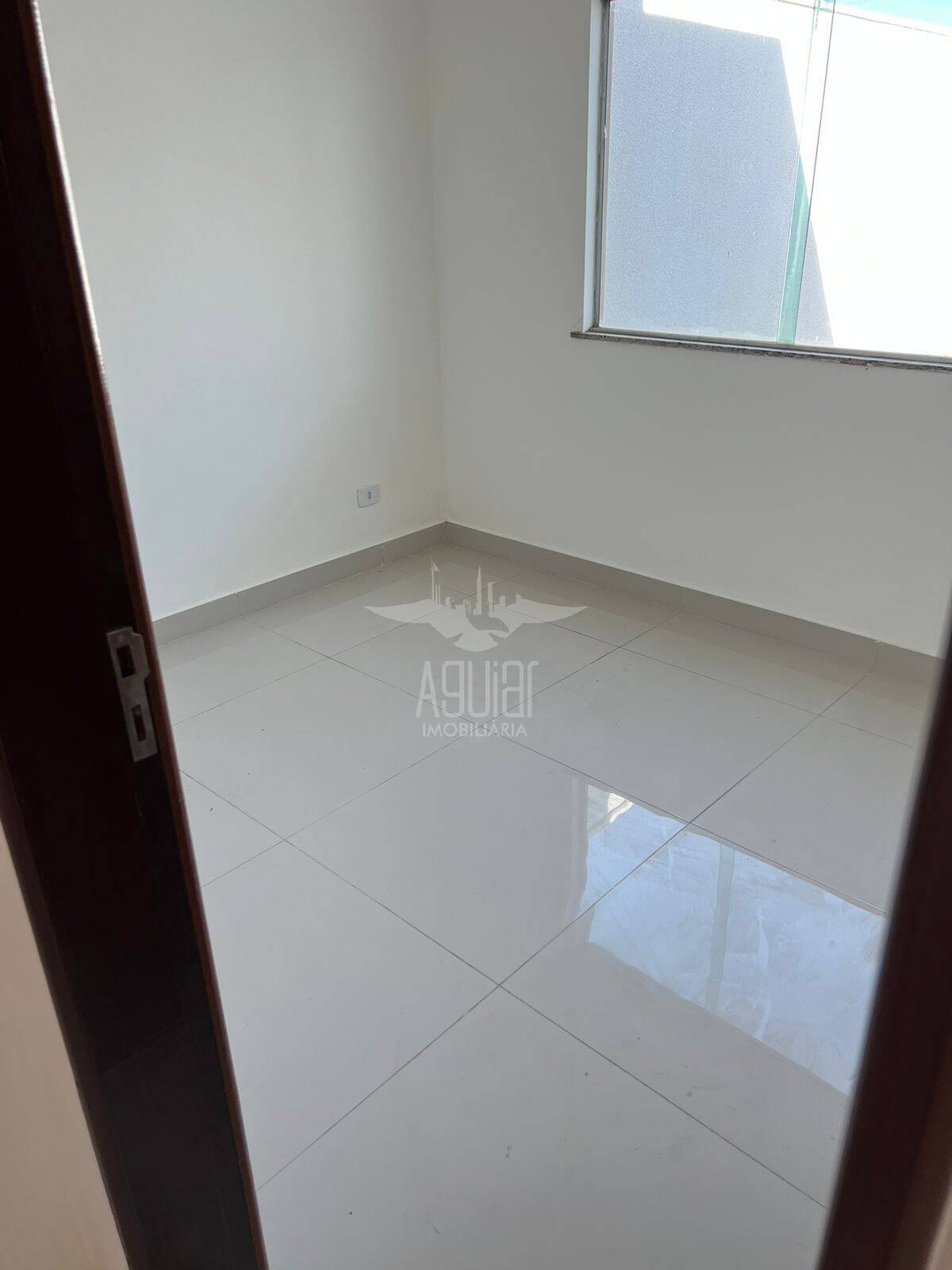 Casa à venda com 3 quartos, 89m² - Foto 11