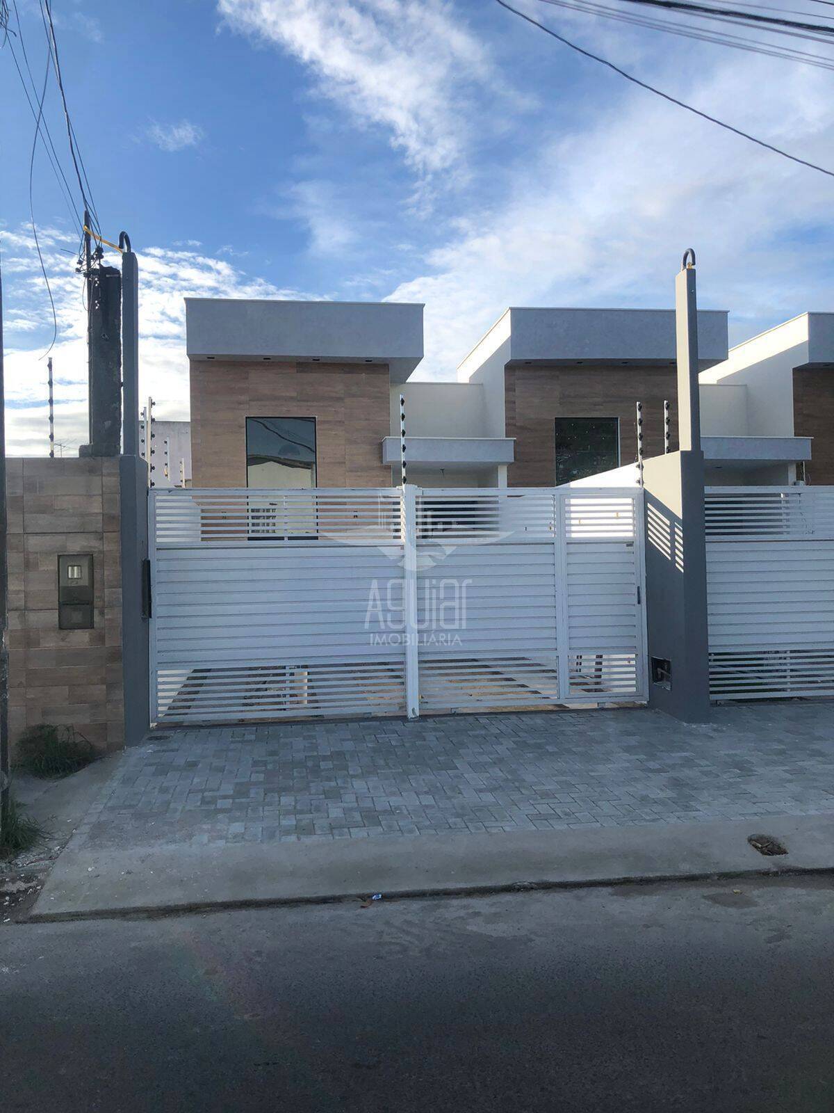 Casa à venda com 3 quartos, 89m² - Foto 2