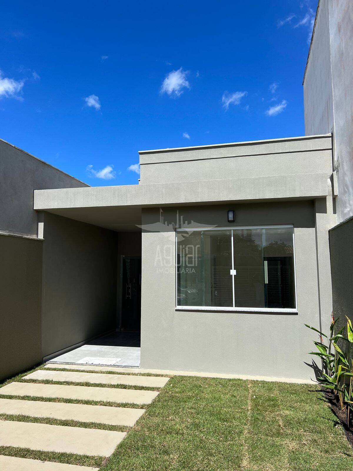 Casa à venda com 2 quartos, 70m² - Foto 2