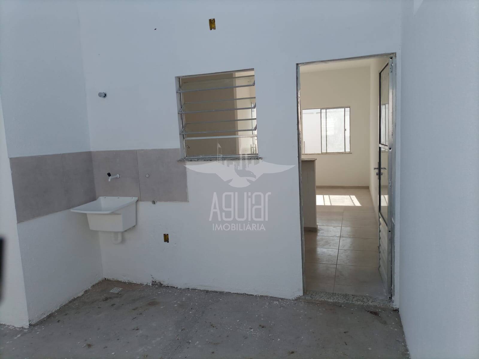 Casa à venda com 2 quartos, 47m² - Foto 13