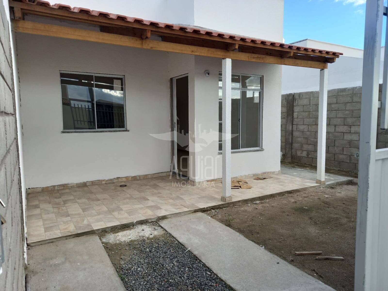 Casa à venda com 2 quartos, 53m² - Foto 3