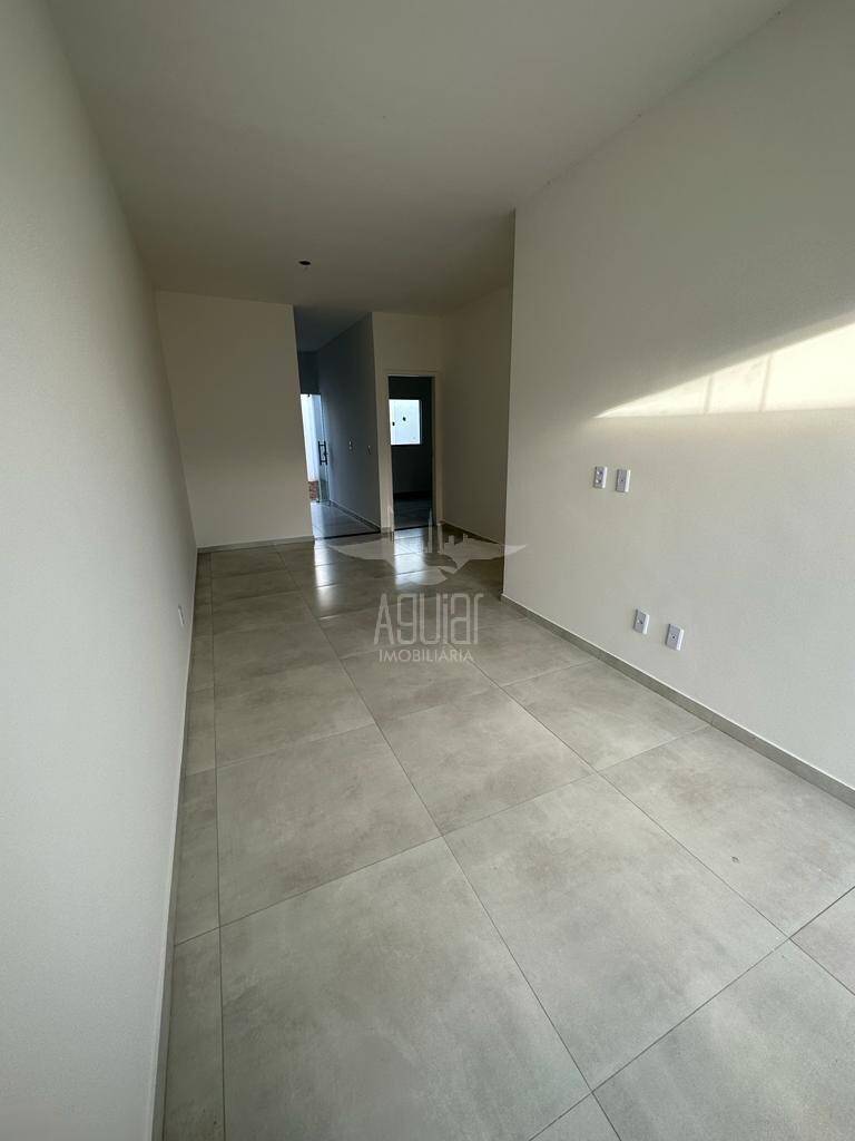 Casa à venda com 2 quartos, 63m² - Foto 5