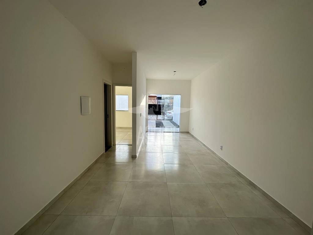 Casa à venda com 2 quartos, 63m² - Foto 4