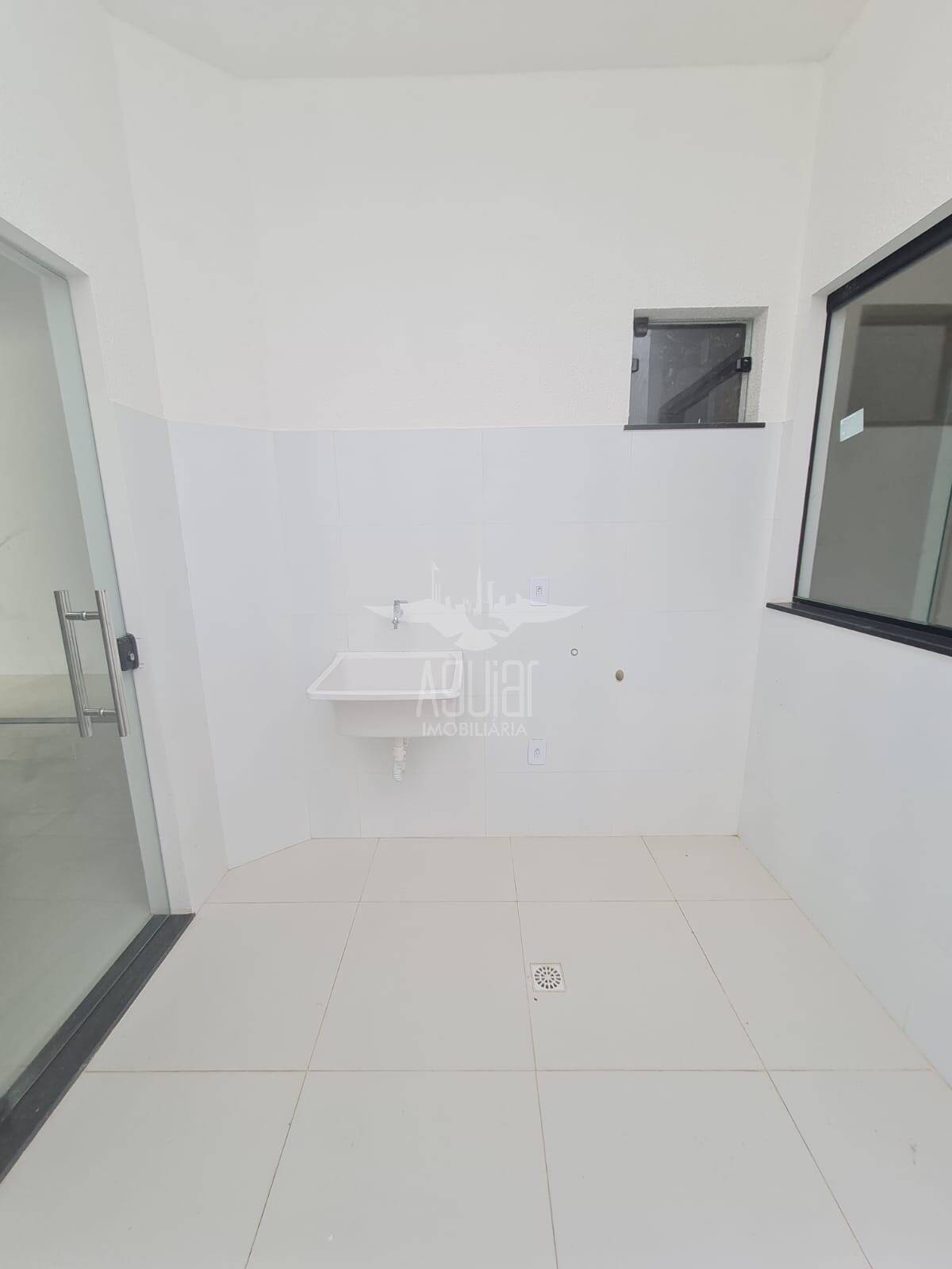 Casa à venda com 2 quartos, 68m² - Foto 14