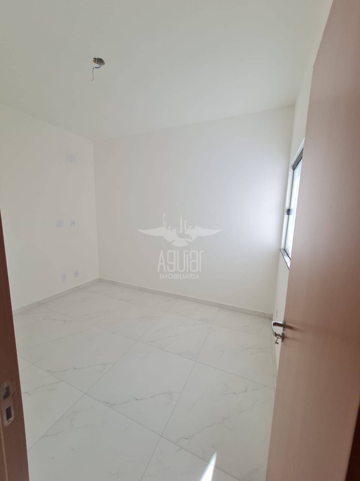 Casa à venda com 2 quartos, 68m² - Foto 11