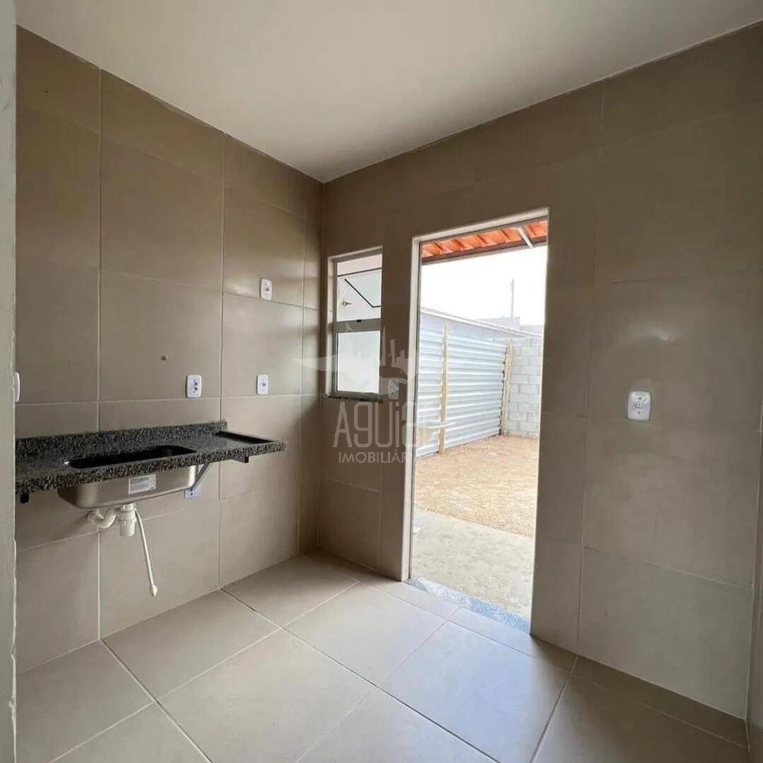 Casa à venda com 2 quartos, 43m² - Foto 13