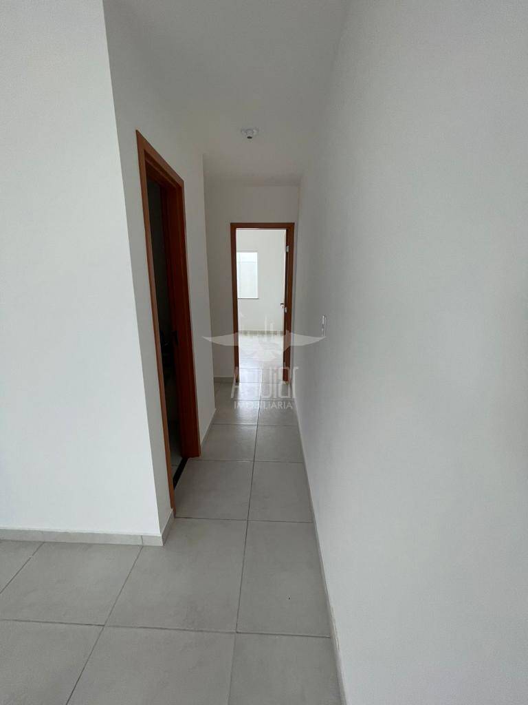 Casa à venda com 2 quartos, 68m² - Foto 6