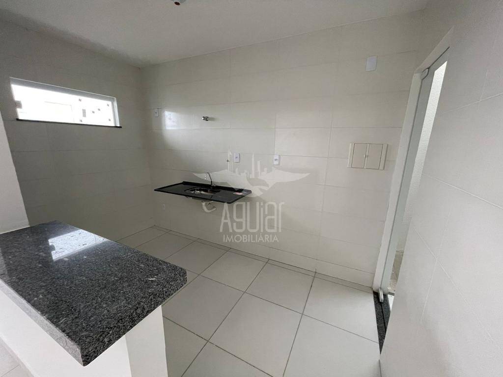 Casa à venda com 2 quartos, 68m² - Foto 5