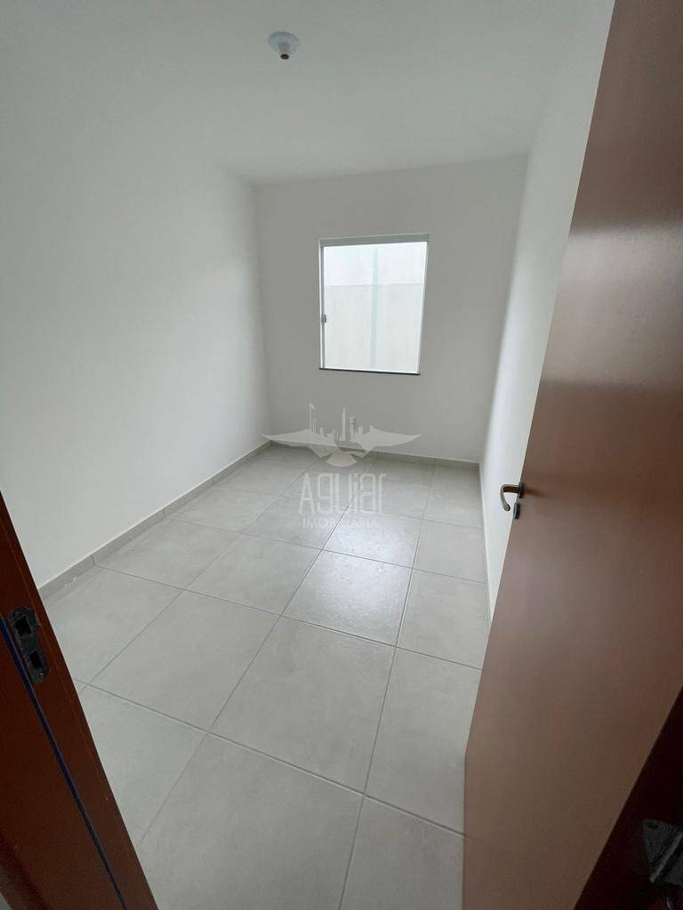 Casa à venda com 2 quartos, 68m² - Foto 8