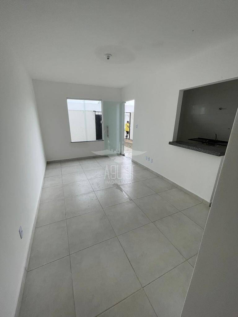 Casa à venda com 2 quartos, 68m² - Foto 4