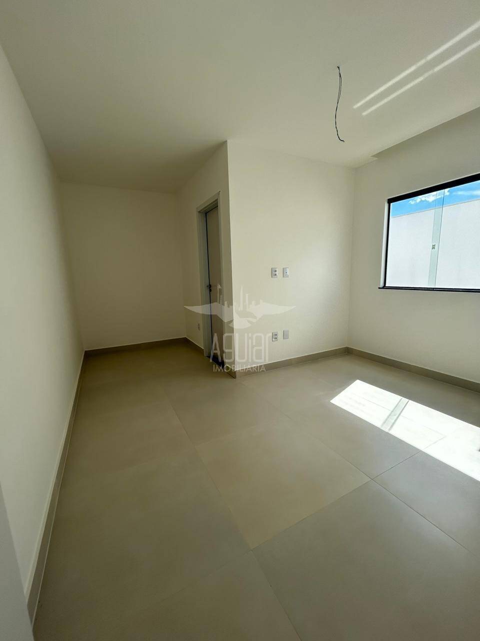 Casa à venda com 3 quartos, 108m² - Foto 8