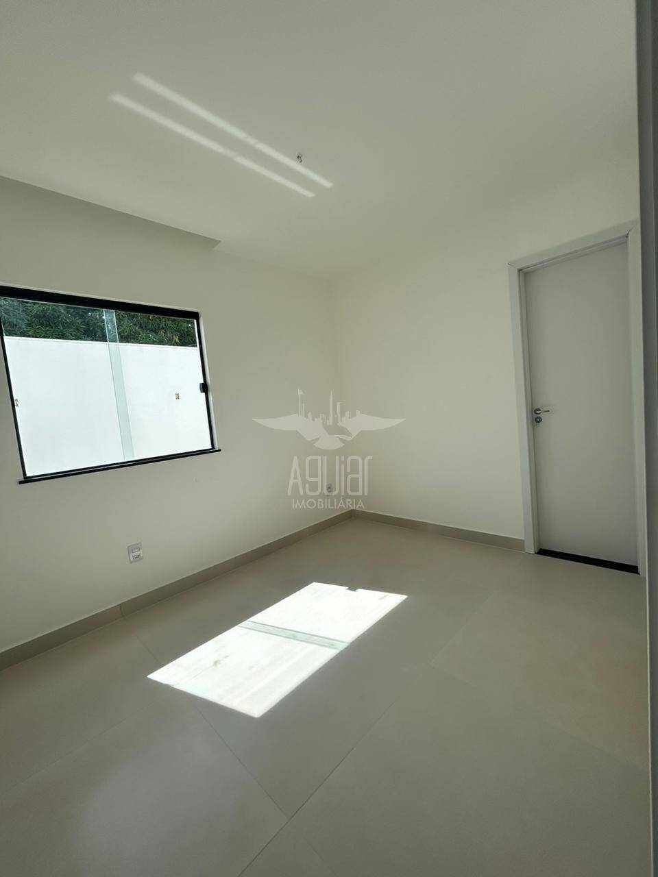 Casa à venda com 3 quartos, 108m² - Foto 11