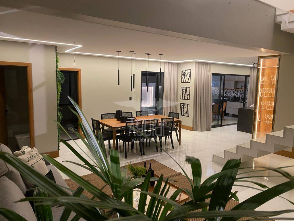 Casa à venda com 4 quartos, 285m² - Foto 14