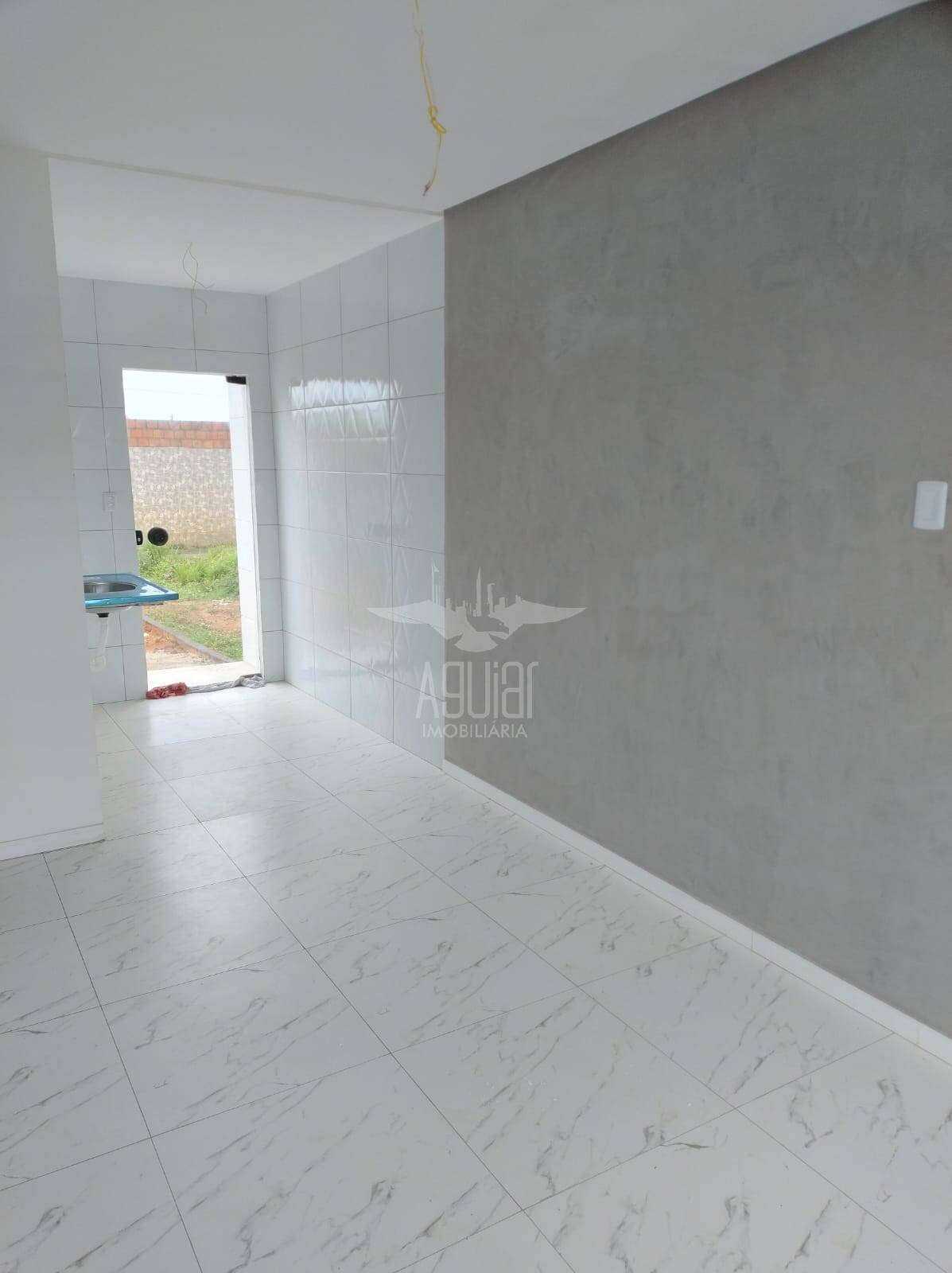 Casa à venda com 2 quartos, 41m² - Foto 2