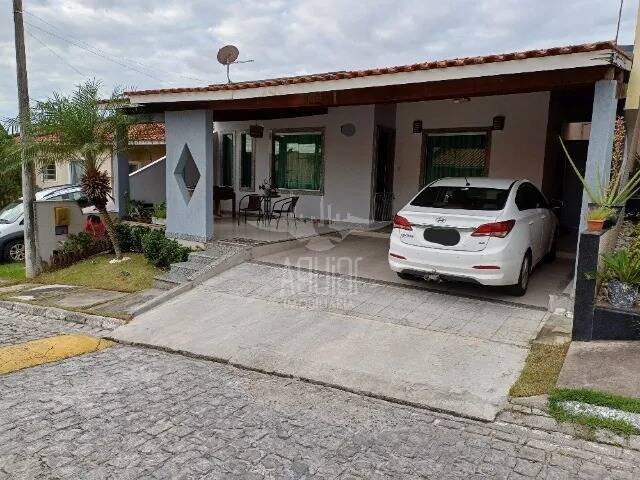 Casa à venda com 3 quartos, 195m² - Foto 1