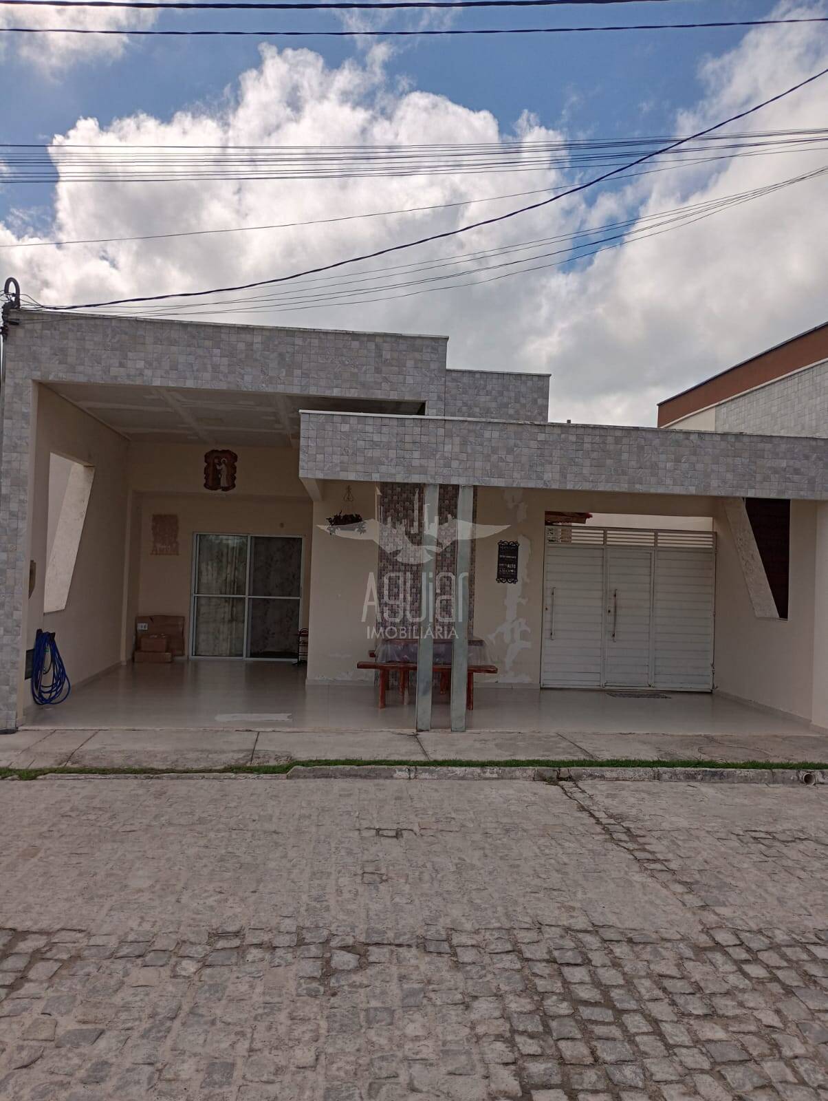 Casa de Condomínio à venda com 3 quartos, 120m² - Foto 1