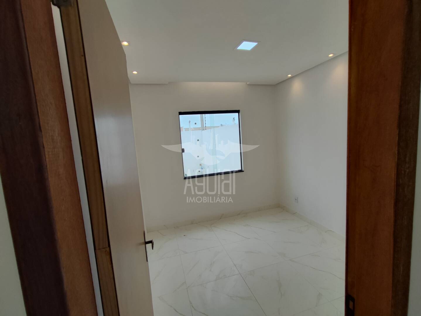 Casa à venda com 2 quartos, 70m² - Foto 6