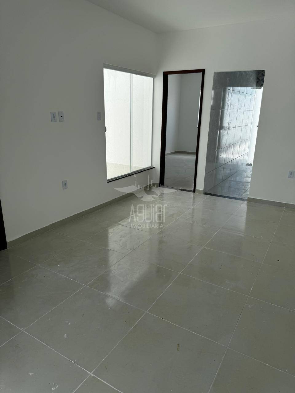 Casa à venda com 2 quartos, 59m² - Foto 3