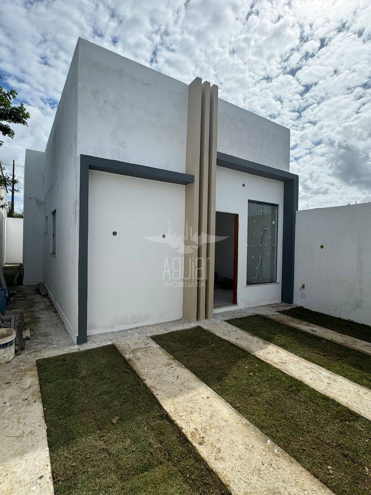 Casa à venda com 3 quartos, 80m² - Foto 2