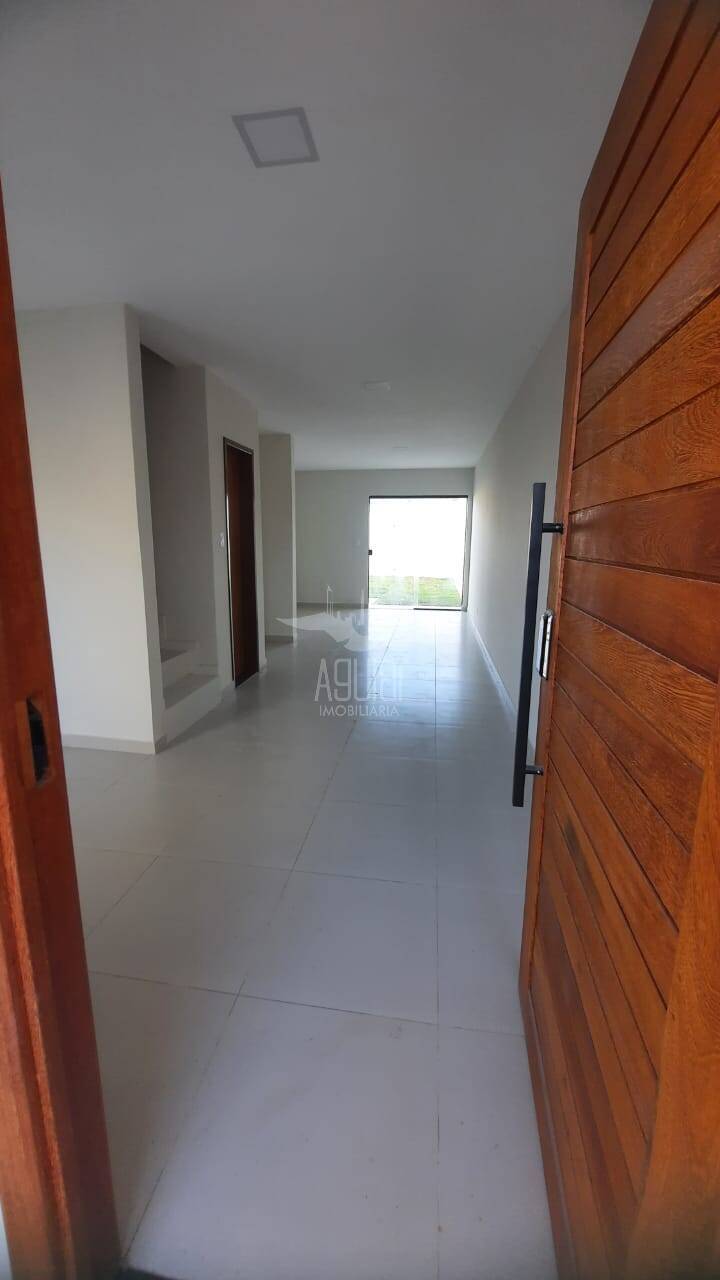 Casa à venda com 3 quartos, 114m² - Foto 2