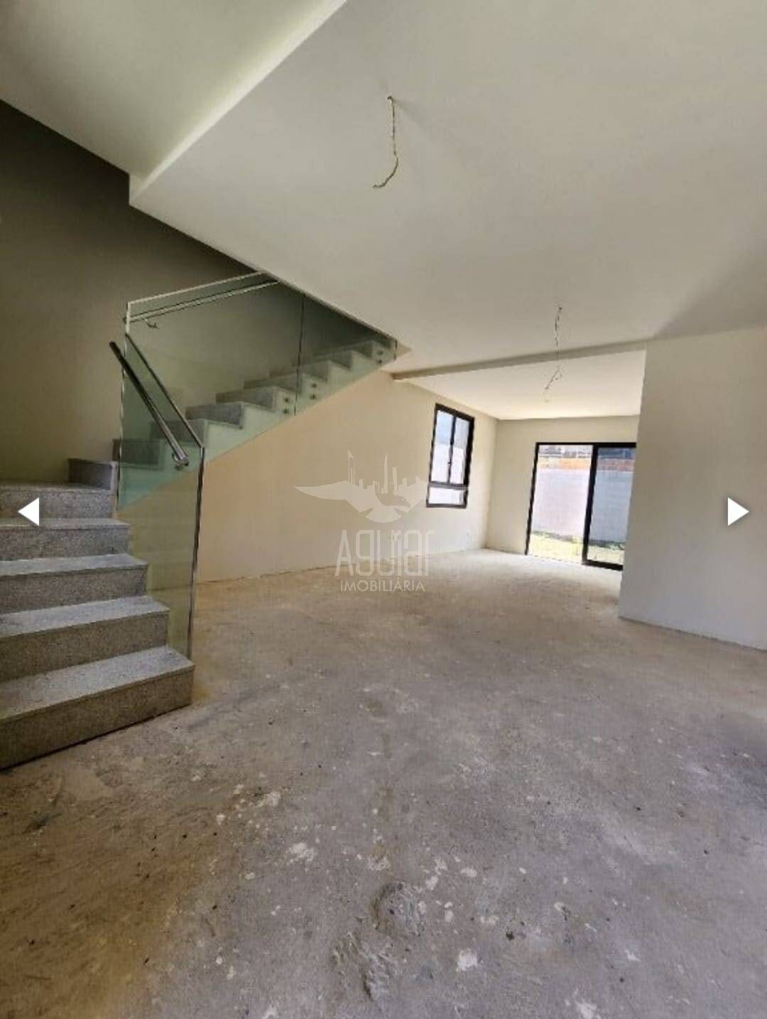 Casa à venda com 4 quartos, 150m² - Foto 2