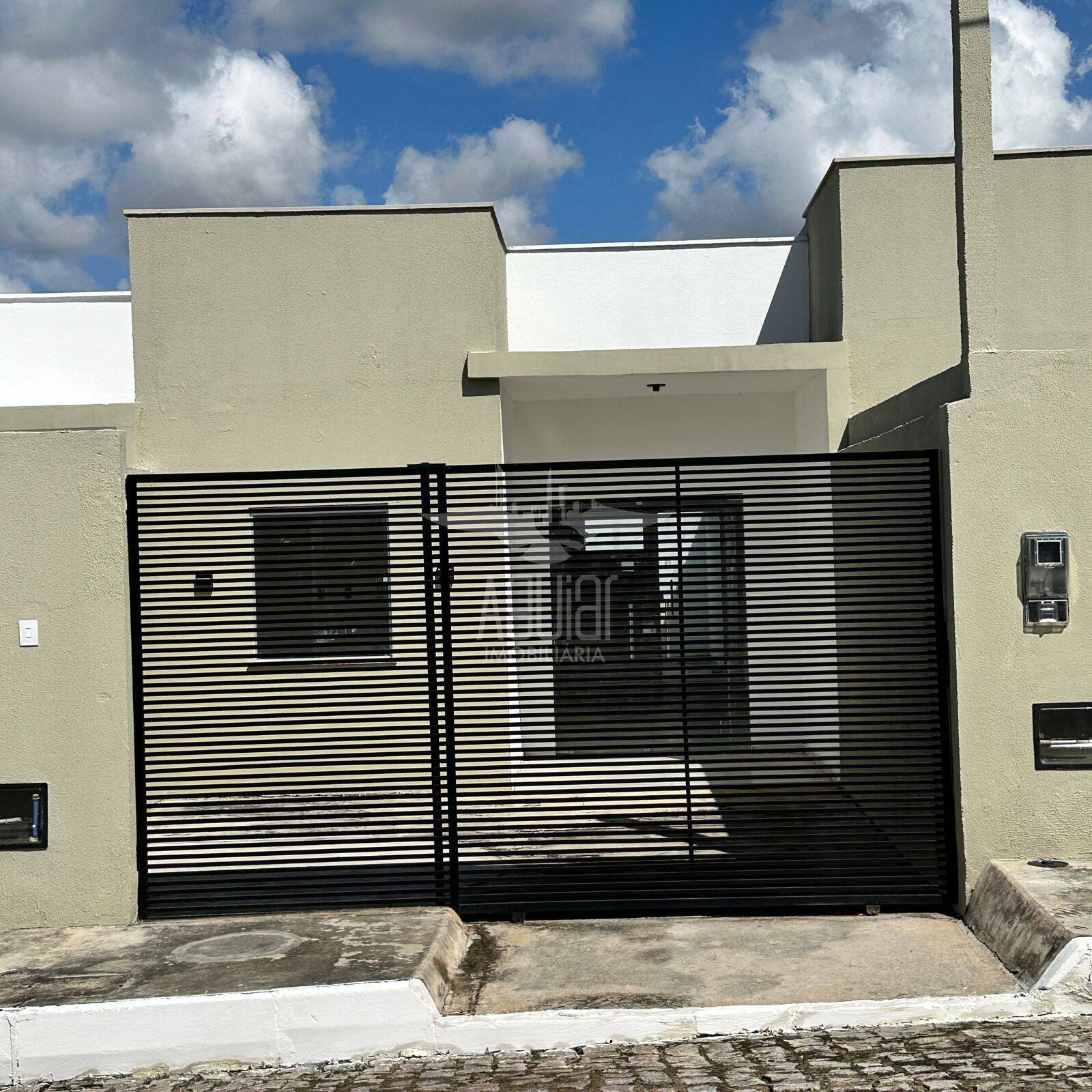 Casa à venda com 2 quartos, 61m² - Foto 2